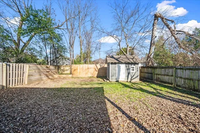 $325,000 | 2046 Courtland Place, Memphis, TN 38104