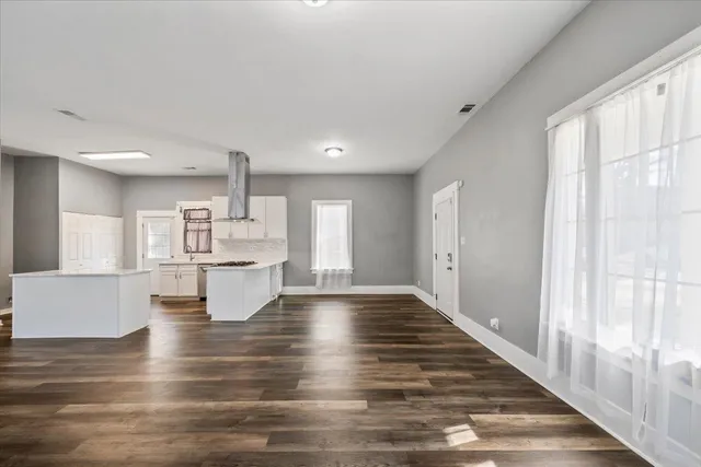 $325,000 | 2046 Courtland Place, Memphis, TN 38104