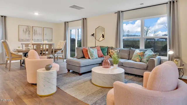 $371,885 | 386 Alta Tree Boulevard, Johnson City, TN 37604