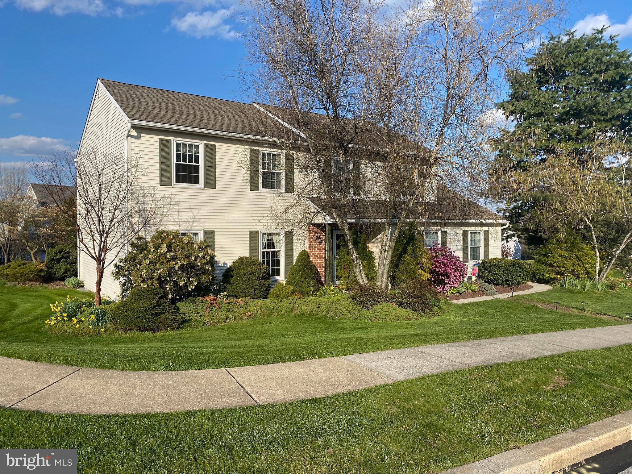 24 Flint Ridge Drive Reading, PA 19607 - Photo 1 of 37