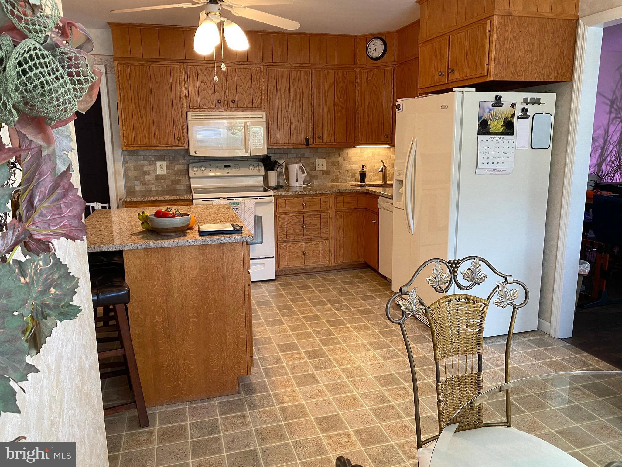 24 Flint Ridge Drive Reading, PA 19607 - Photo 7 of 37
