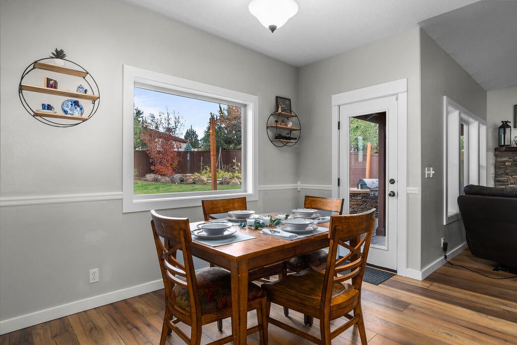 2348 Southwest 43rd Street Redmond, OR 97756 - Photo 13 of 42 Dining