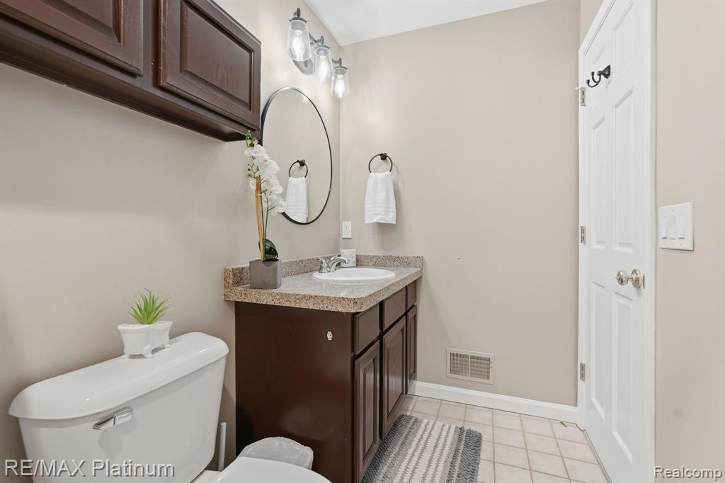 6513 East Ridge Court Brighton, MI 48116 - Photo 7 of 43