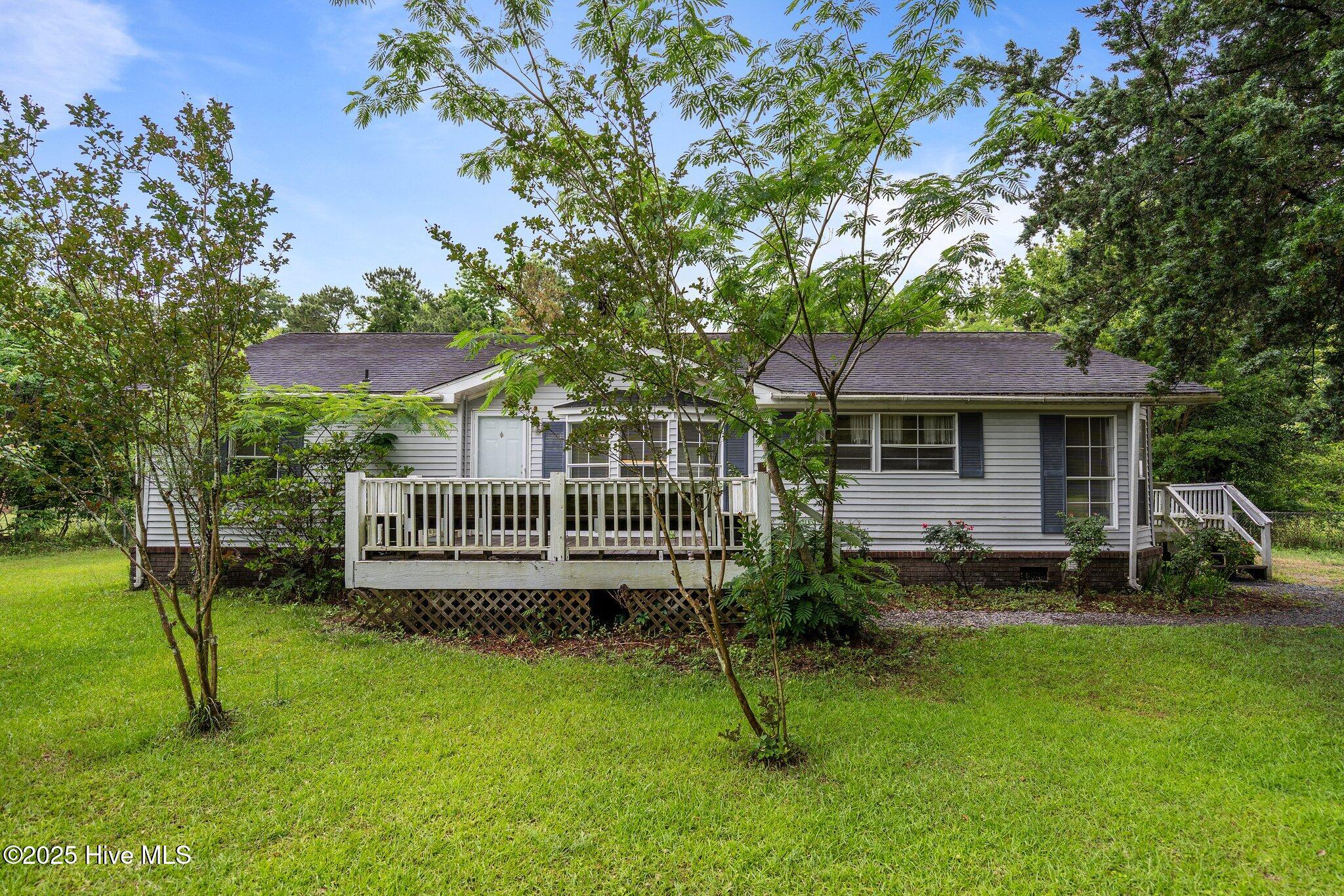 7586 Old River Road Burgaw, NC 28425 - Photo 1 of 48 1-web-or-mls-DSC04471