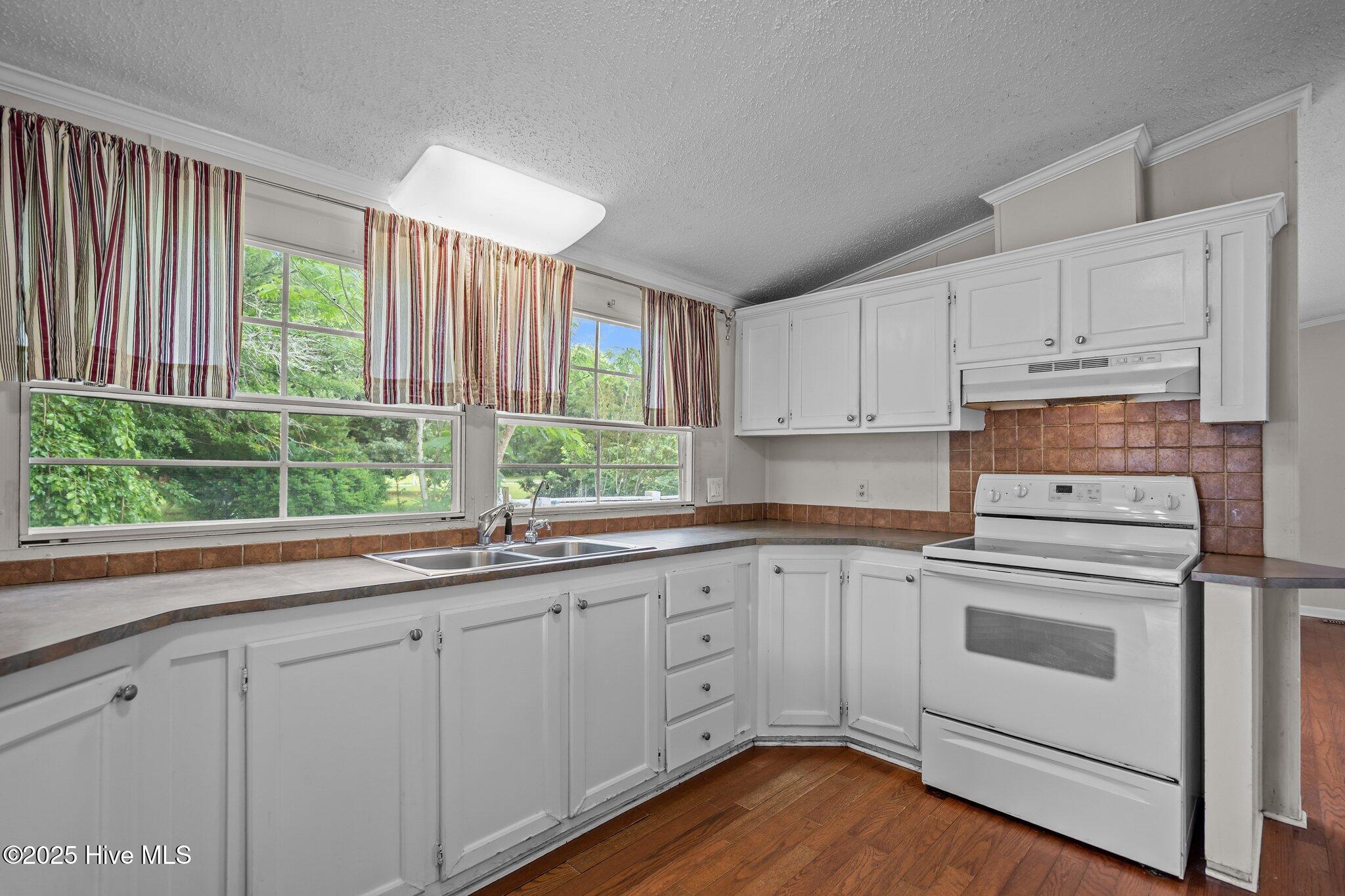7586 Old River Road Burgaw, NC 28425 - Photo 13 of 48 24-web-or-mls-DSC04505