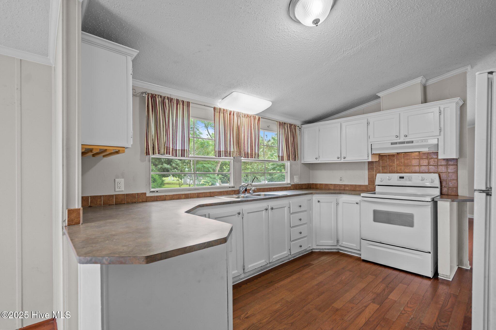 7586 Old River Road Burgaw, NC 28425 - Photo 14 of 48 23-web-or-mls-DSC04502
