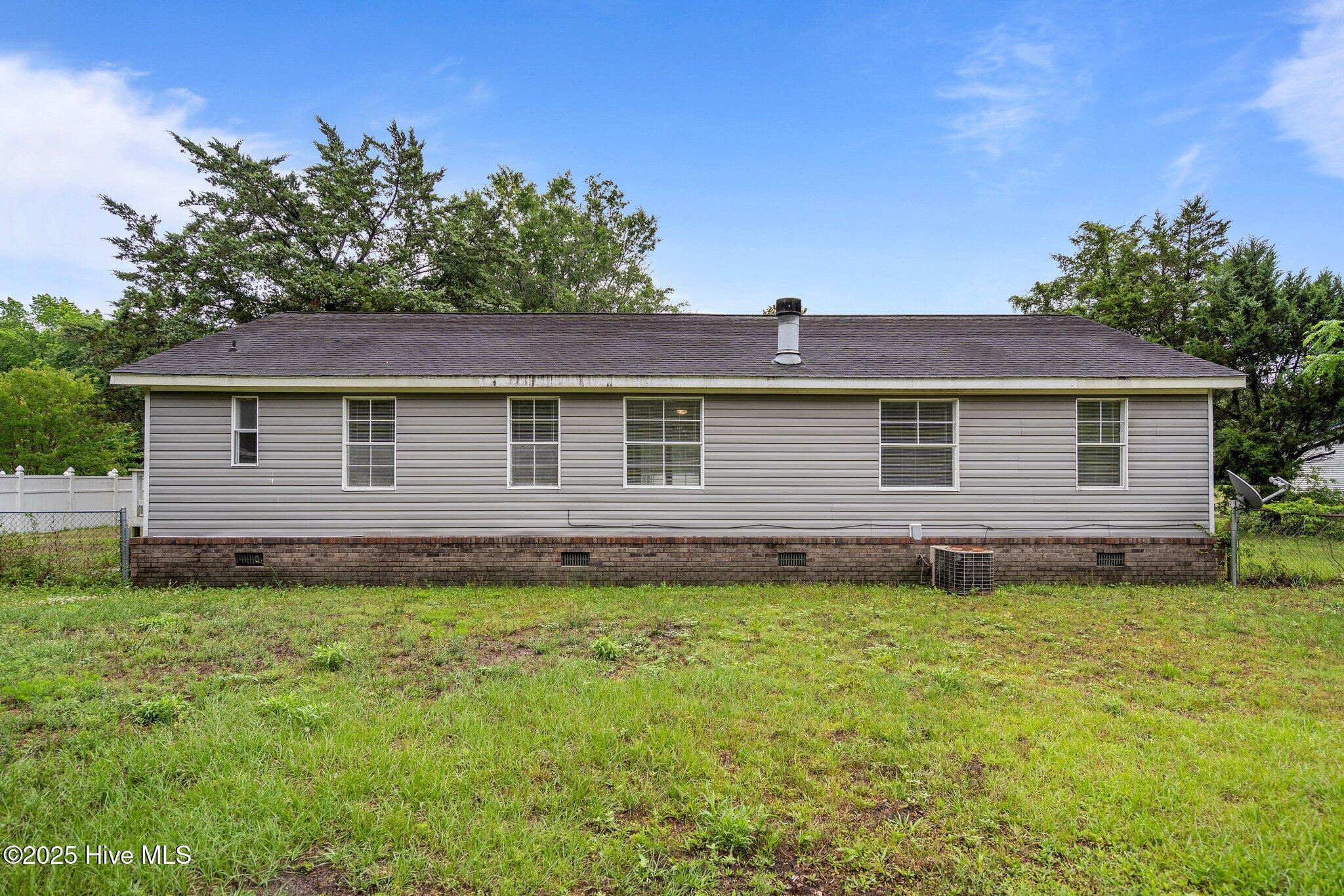 7586 Old River Road Burgaw, NC 28425 - Photo 33 of 48 16-web-or-mls-DSC04483