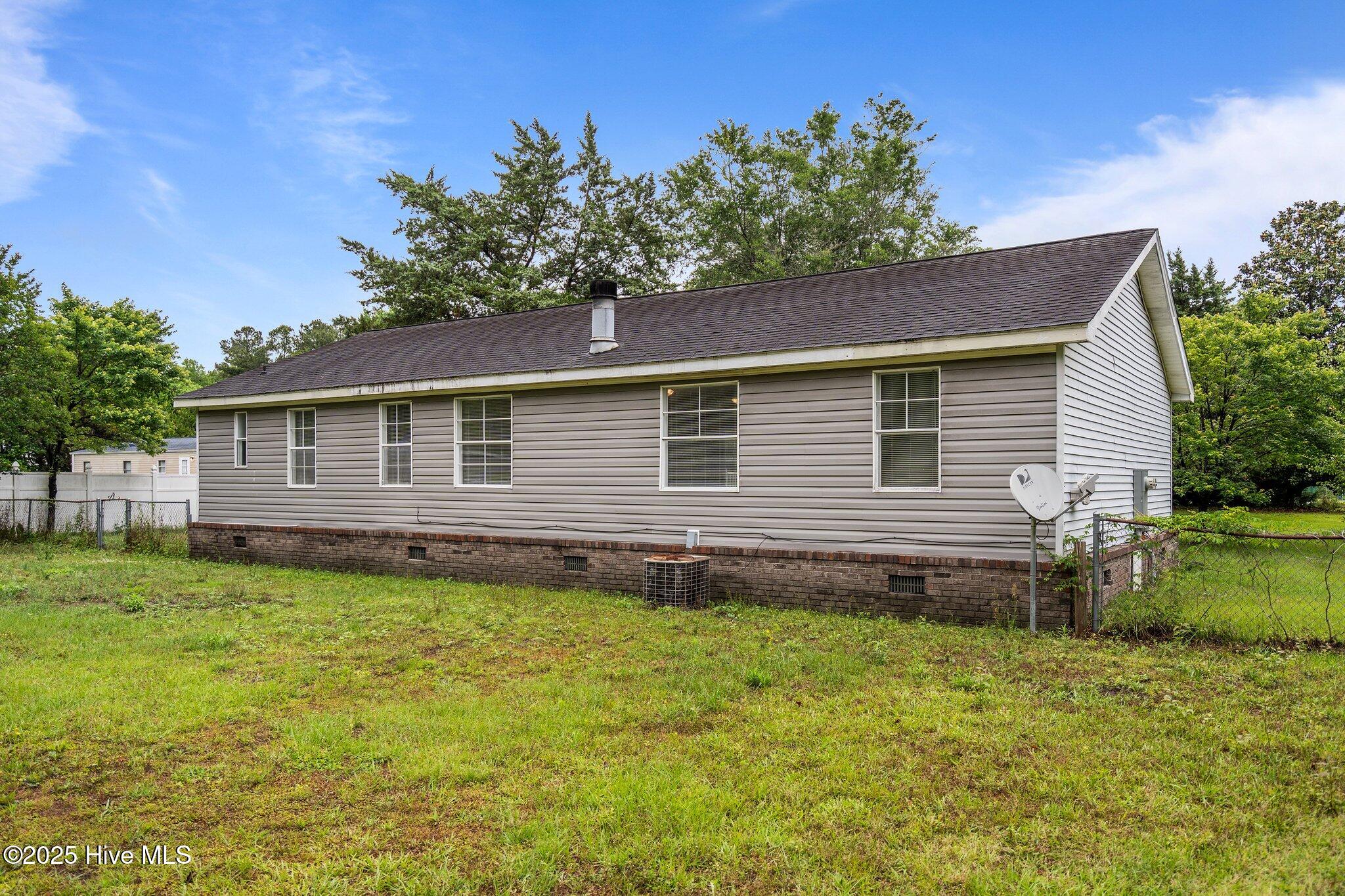 7586 Old River Road Burgaw, NC 28425 - Photo 34 of 48 17-web-or-mls-DSC04484