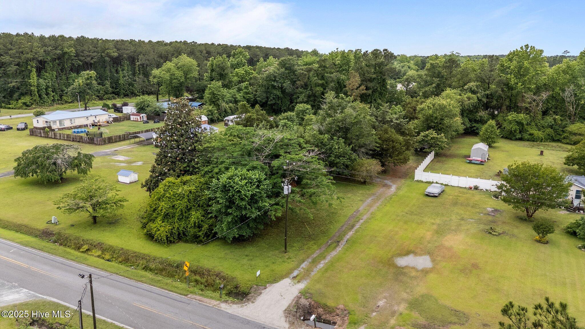 7586 Old River Road Burgaw, NC 28425 - Photo 41 of 48 45-web-or-mls-Photo May 12 2025, 12 33 3