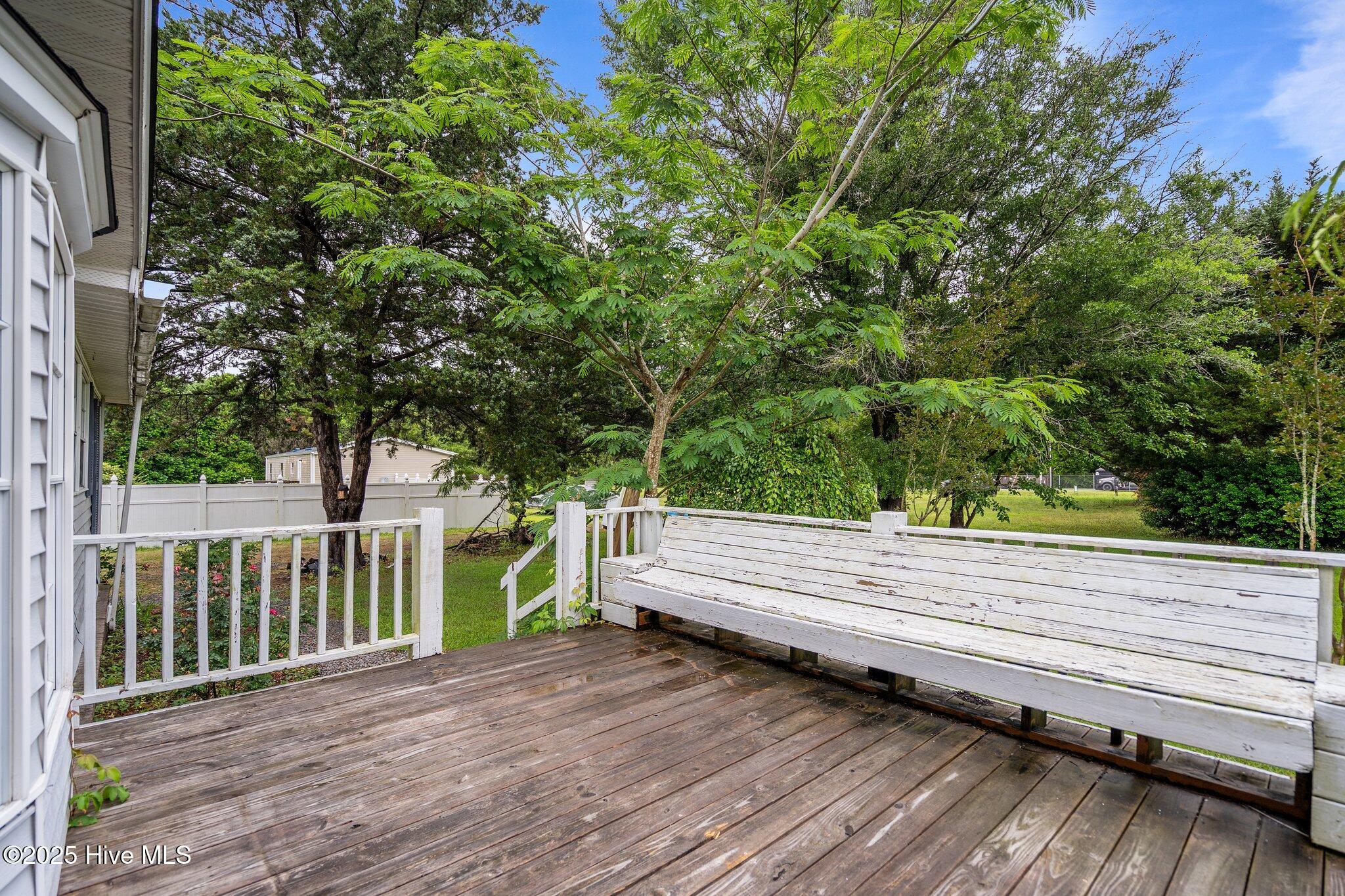 7586 Old River Road Burgaw, NC 28425 - Photo 4 of 48 11-web-or-mls-DSC04477