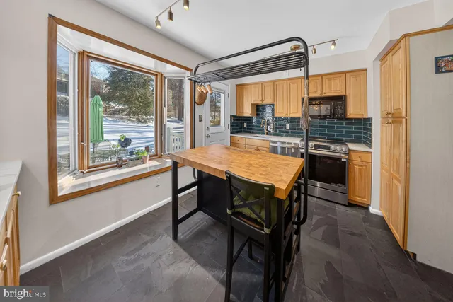 $725,000 | 14205 Parkvale Road, Rockville, MD 20853