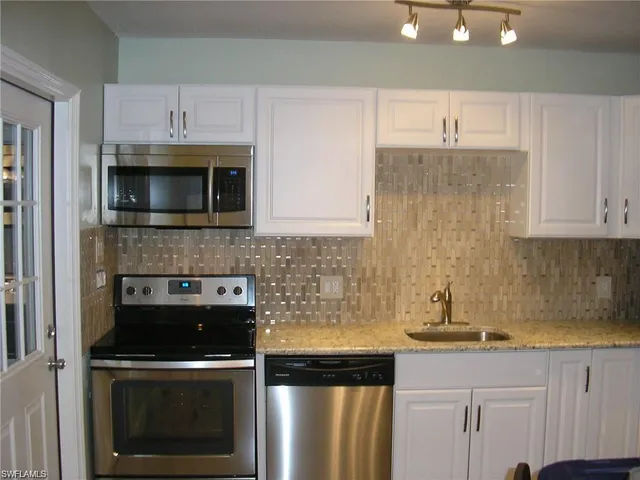 $2,000 | 3432 Sacramento Way, Naples, FL 34105