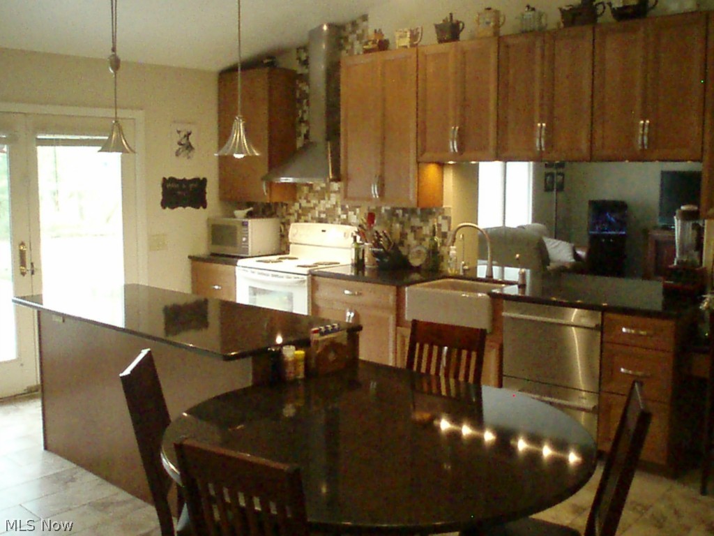 10746 Gate Post Road Strongsville, OH 44149 - Photo 8 of 20 Gallery Image 8