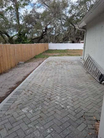 $2,300 | 15962 49th Street North, Clearwater, FL 33762