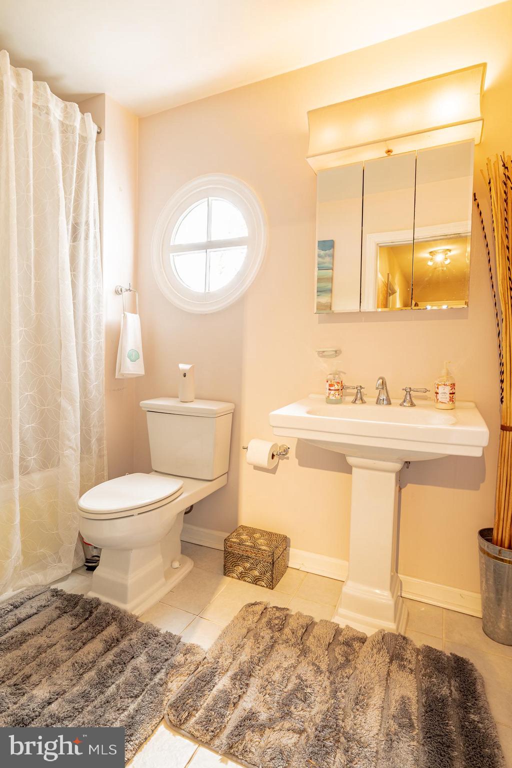 2001 Windham Lane Silver Spring, MD 20902 - Photo 15 of 48