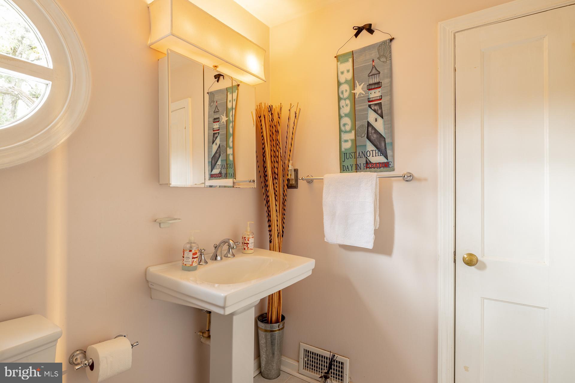 2001 Windham Lane Silver Spring, MD 20902 - Photo 31 of 48