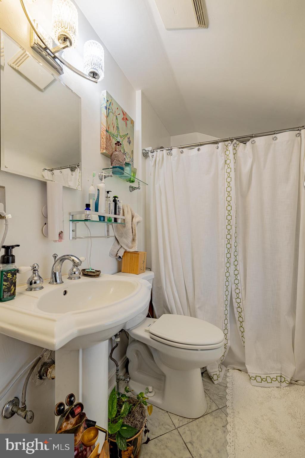 2001 Windham Lane Silver Spring, MD 20902 - Photo 32 of 48