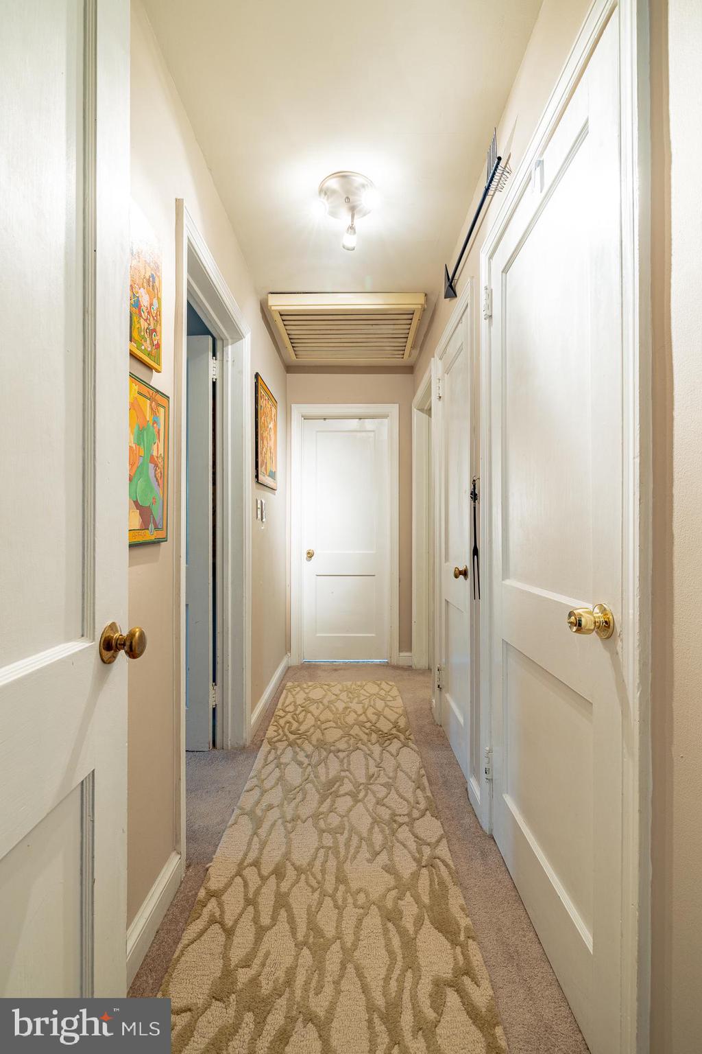 2001 Windham Lane Silver Spring, MD 20902 - Photo 10 of 48