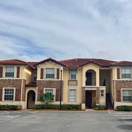 $2,200 | 1575 Northeast 33rd Avenue, Unit 1059, Homestead, FL 33033