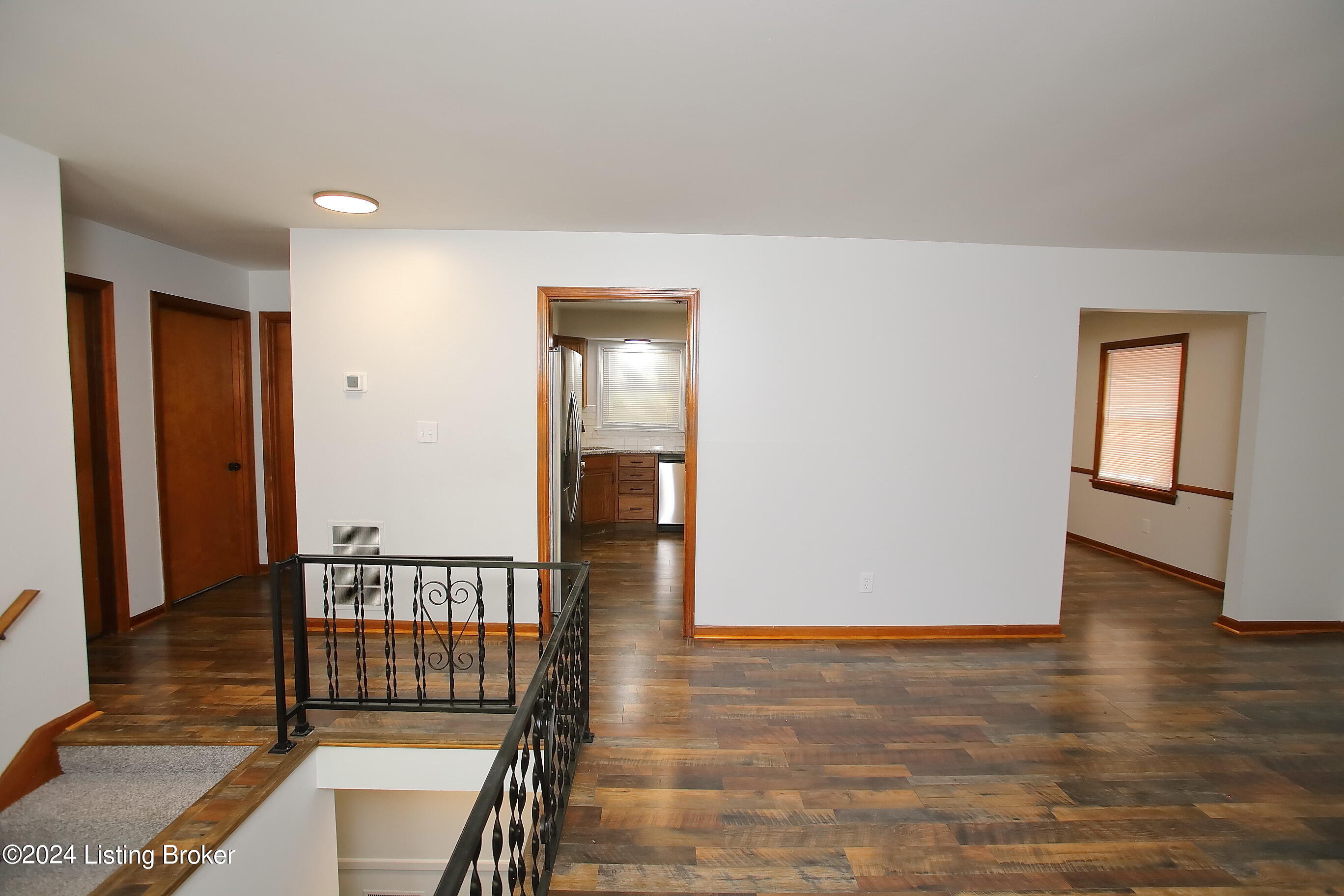 9613 Fairground Road Louisville, KY 40291 - Photo 13 of 53 Living Room