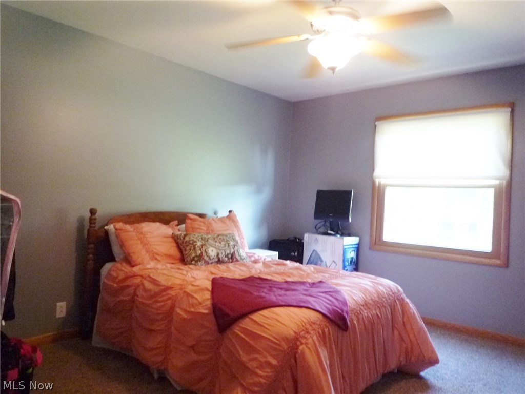 107 Robson Road Marietta, OH 45750 - Photo 20 of 31 Bedroom #3 has newer carpeting