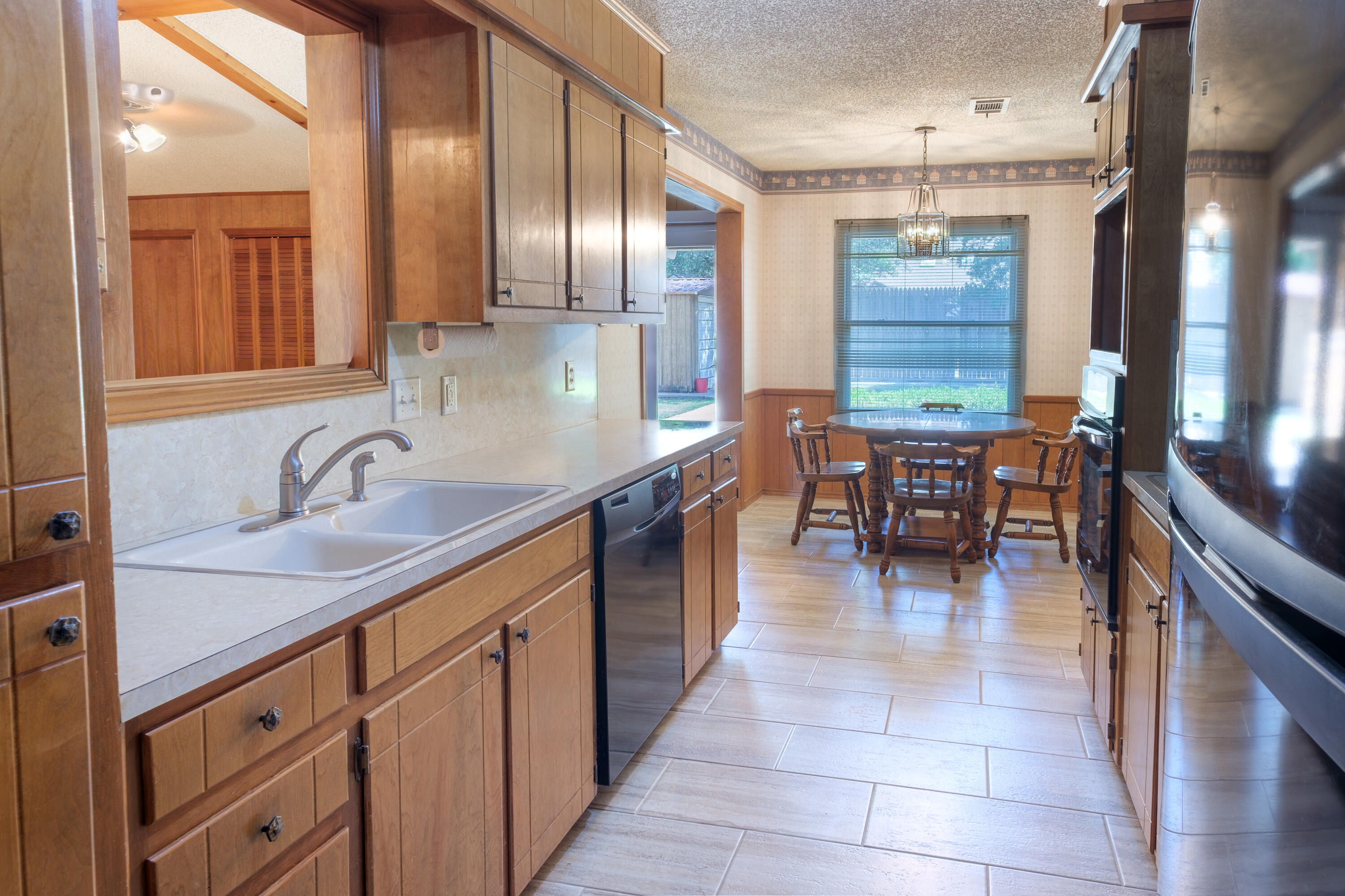 5405 73rd Street Lubbock, TX 79424 - Photo 15 of 27 Kitchen2