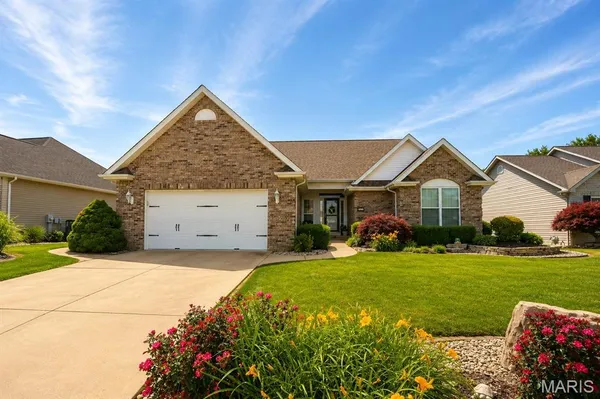 $369,900 | 4632 Magnolia Place, Alton, IL 62002