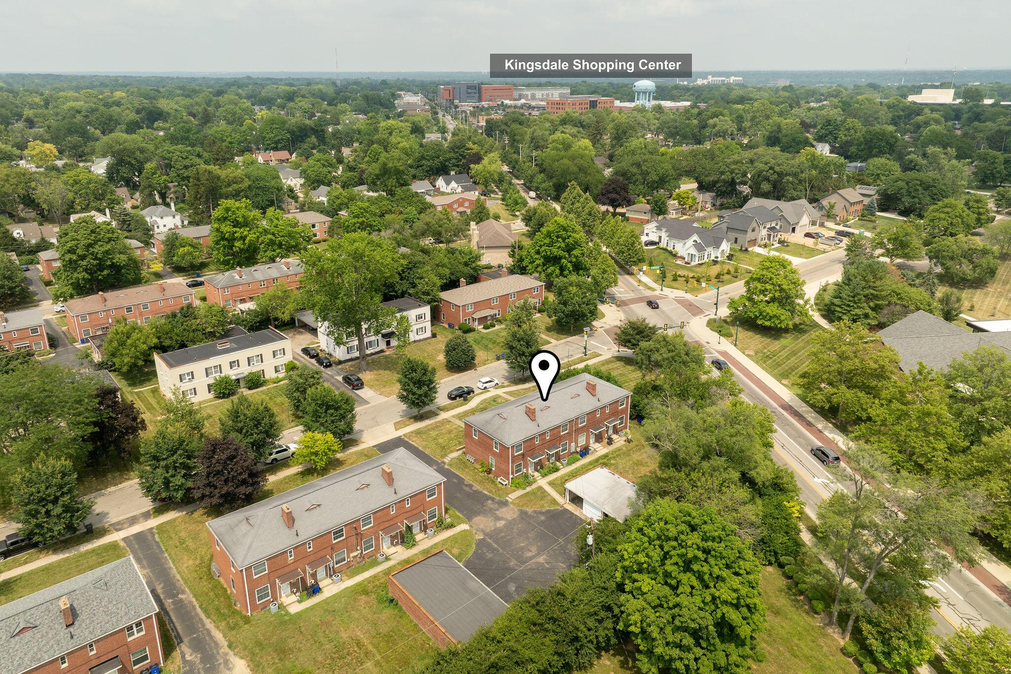 2027 Ridgeview Road, Unit 20272033 Upper Arlington, OH 43221 - Photo 15 of 23 2027-2031RidgeviewRd-16