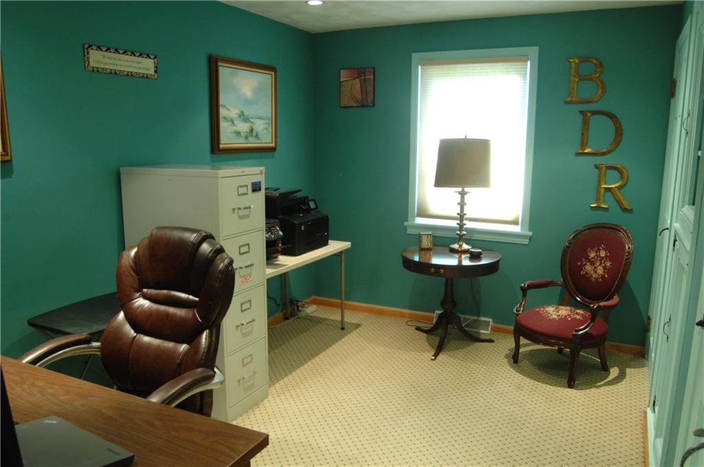700 Robinhood Road Pittsburgh, PA 15215 - Photo 12 of 25 Gallery Image 12