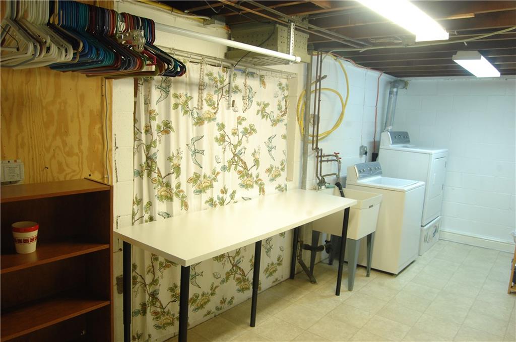 700 Robinhood Road Pittsburgh, PA 15215 - Photo 18 of 25 Gallery Image 18