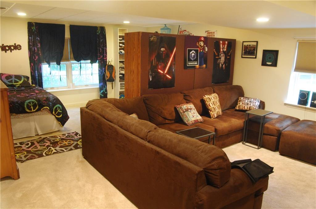 700 Robinhood Road Pittsburgh, PA 15215 - Photo 20 of 25 Gallery Image 20