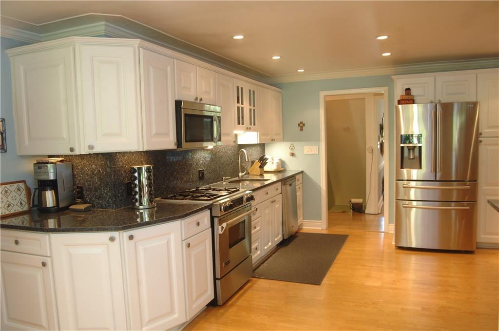 700 Robinhood Road Pittsburgh, PA 15215 - Photo 5 of 25 Gallery Image 5