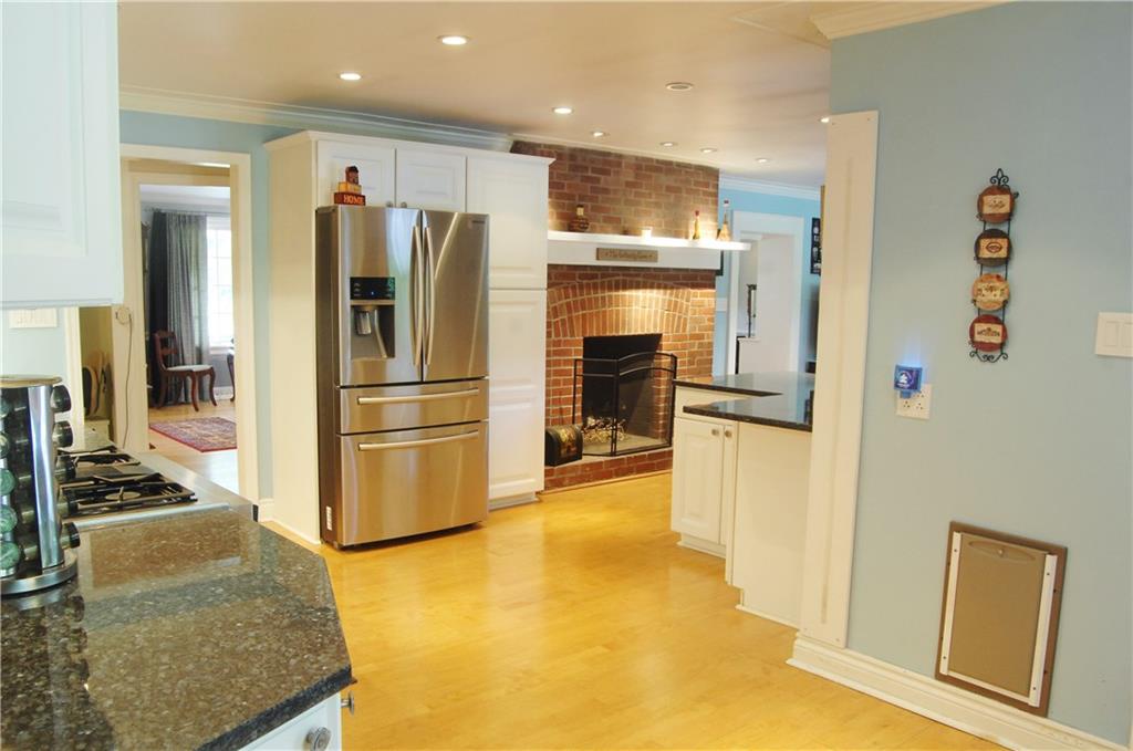 700 Robinhood Road Pittsburgh, PA 15215 - Photo 6 of 25 Gallery Image 6