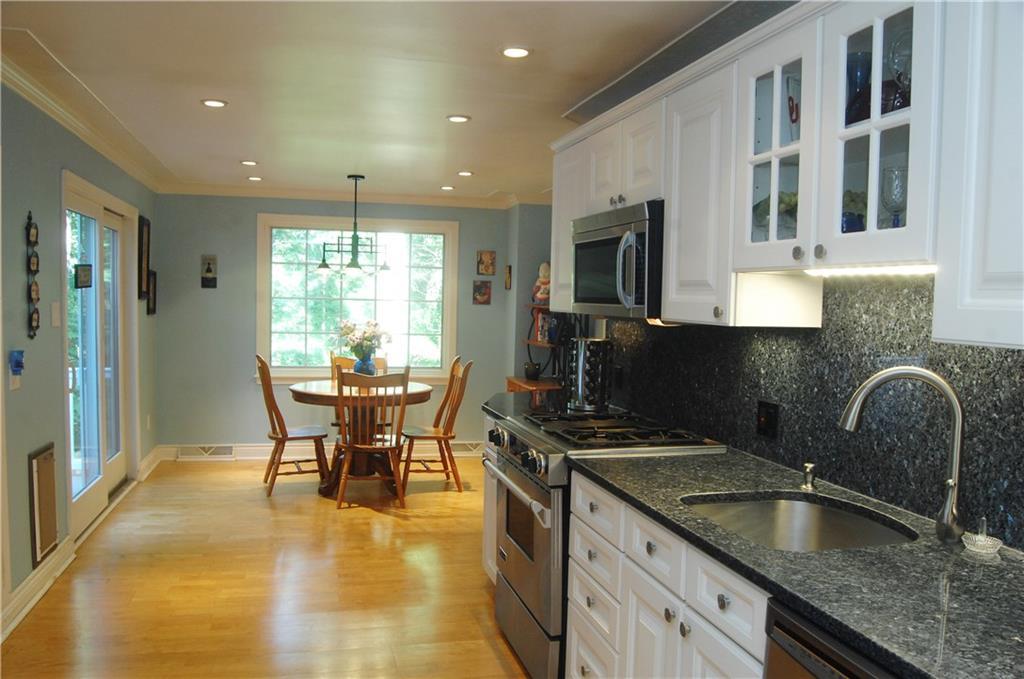 700 Robinhood Road Pittsburgh, PA 15215 - Photo 7 of 25 Gallery Image 7