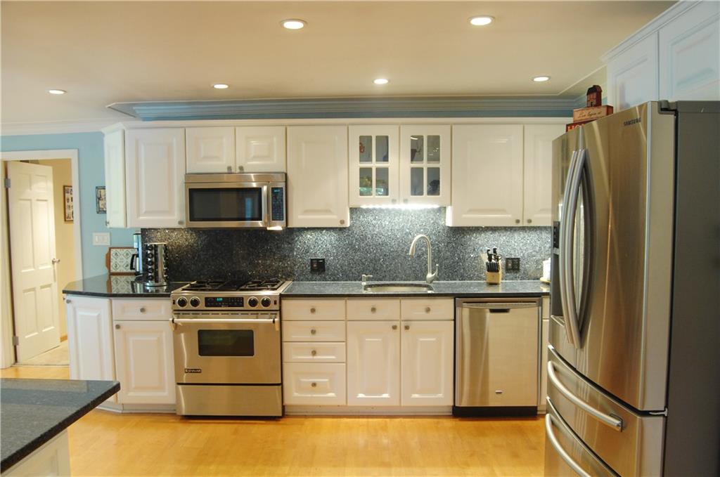 700 Robinhood Road Pittsburgh, PA 15215 - Photo 8 of 25 Gallery Image 8