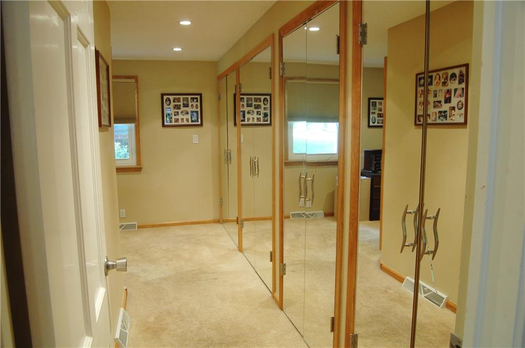 700 Robinhood Road Pittsburgh, PA 15215 - Photo 9 of 25 Gallery Image 9