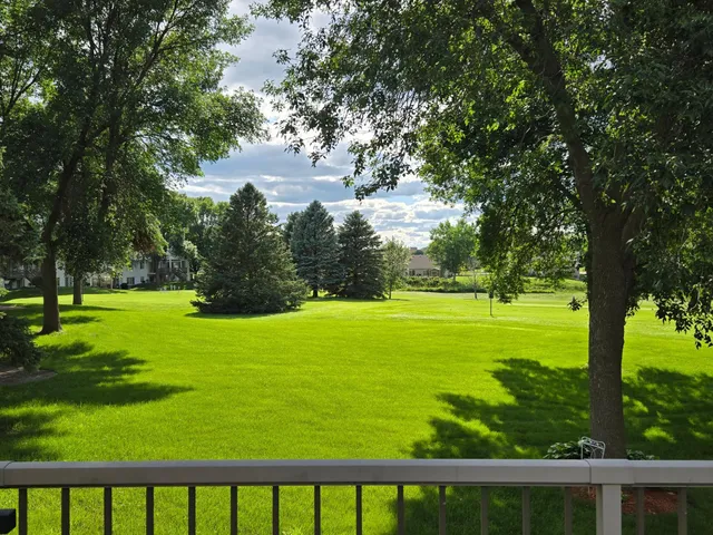 $348,000 | 2212 10th Avenue Southeast, Willmar, MN 56201