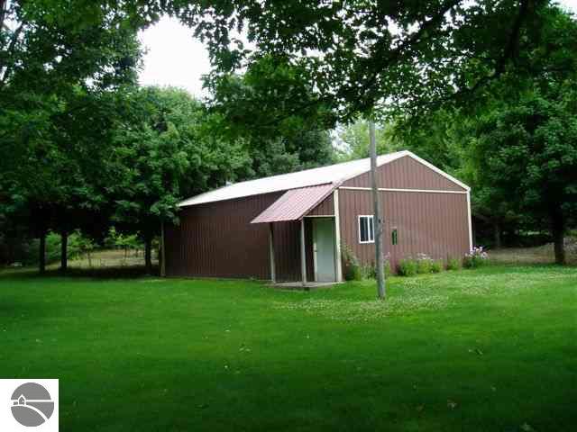 8147 North Reynolds Road Lake Ann, MI 49650 - Photo 2 of 8 1651732-1.JPG