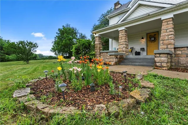 $469,950 | 15975 Chieftain Road, Tonganoxie, KS 66086