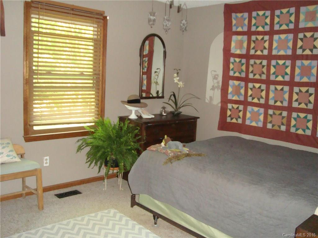 950 Ike Lynch Road Dallas, NC 28034 - Photo 10 of 24 Gallery Image 10