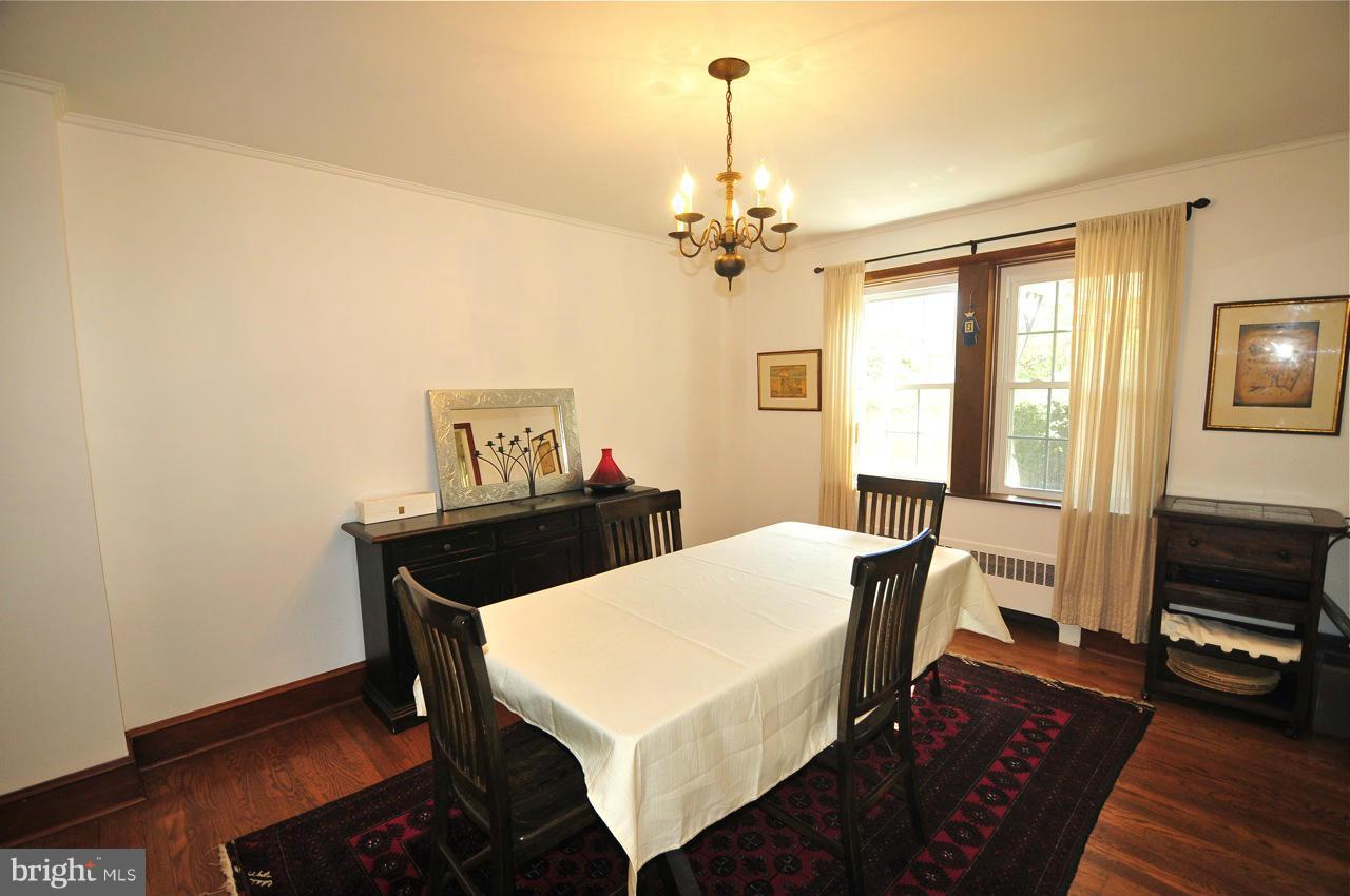327 Dumbarton Road Baltimore, MD 21212 - Photo 5 of 9 Dining Room