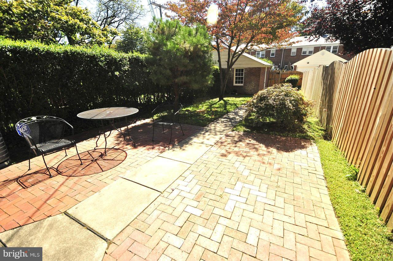 327 Dumbarton Road Baltimore, MD 21212 - Photo 7 of 9 Exterior (Rear)