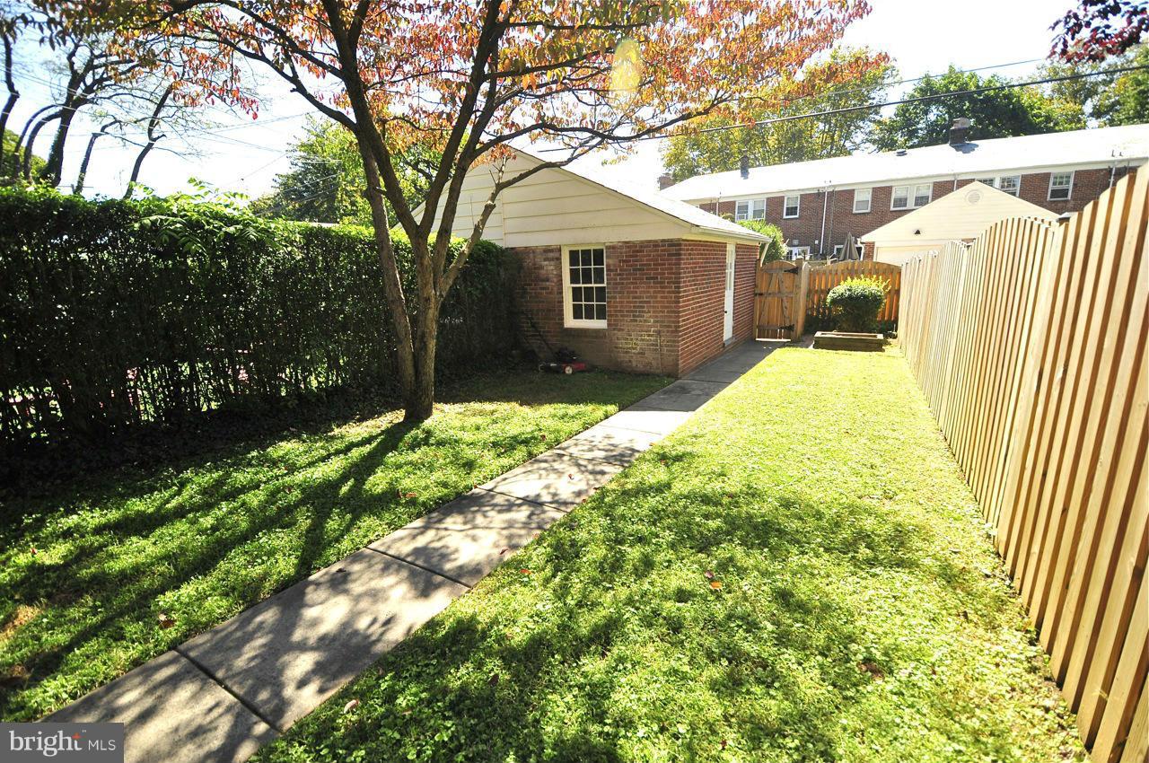 327 Dumbarton Road Baltimore, MD 21212 - Photo 8 of 9 Exterior (Rear)