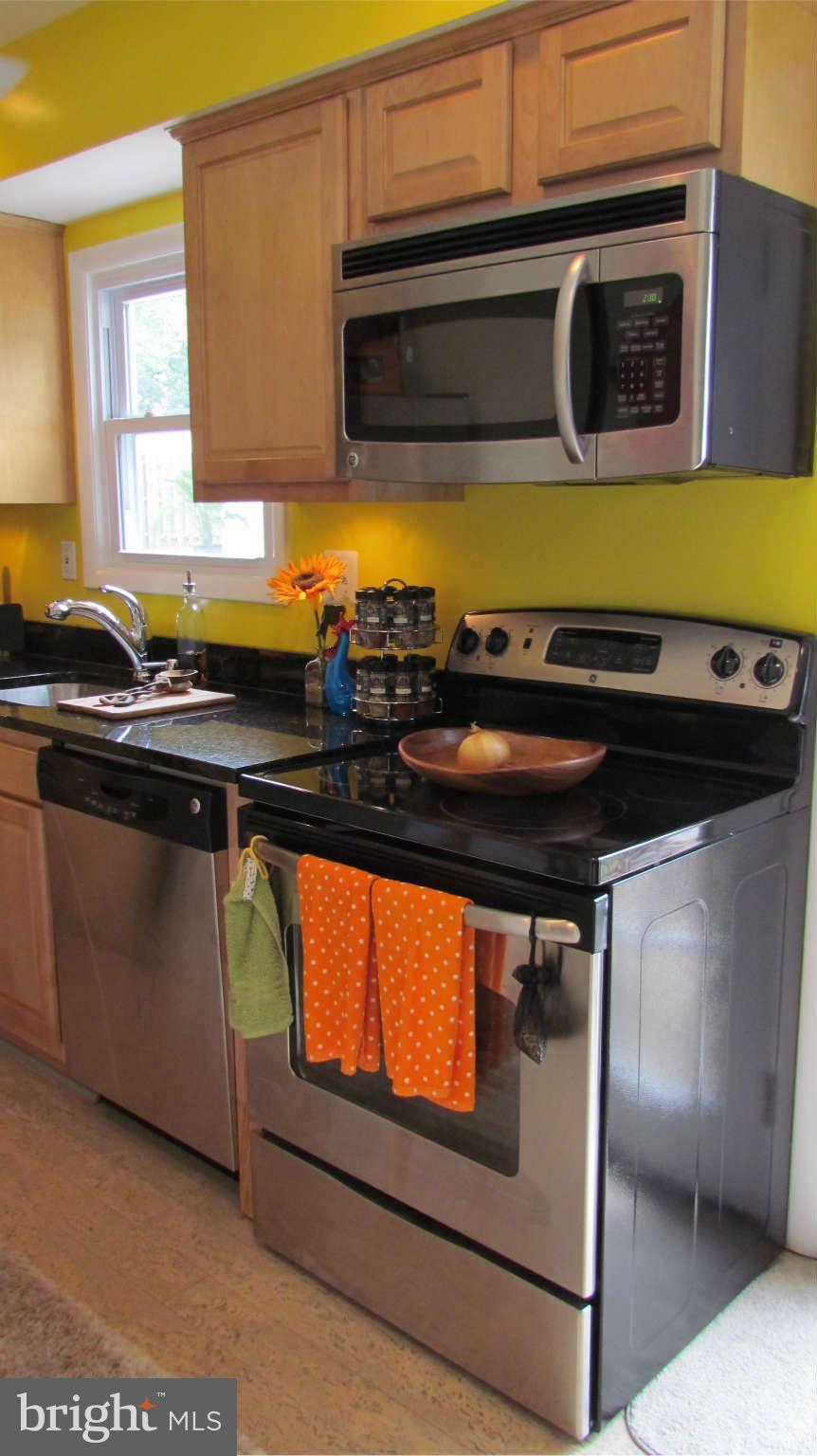 7864 Elizabeth Road Pasadena, MD 21122 - Photo 12 of 30 Kitchen
