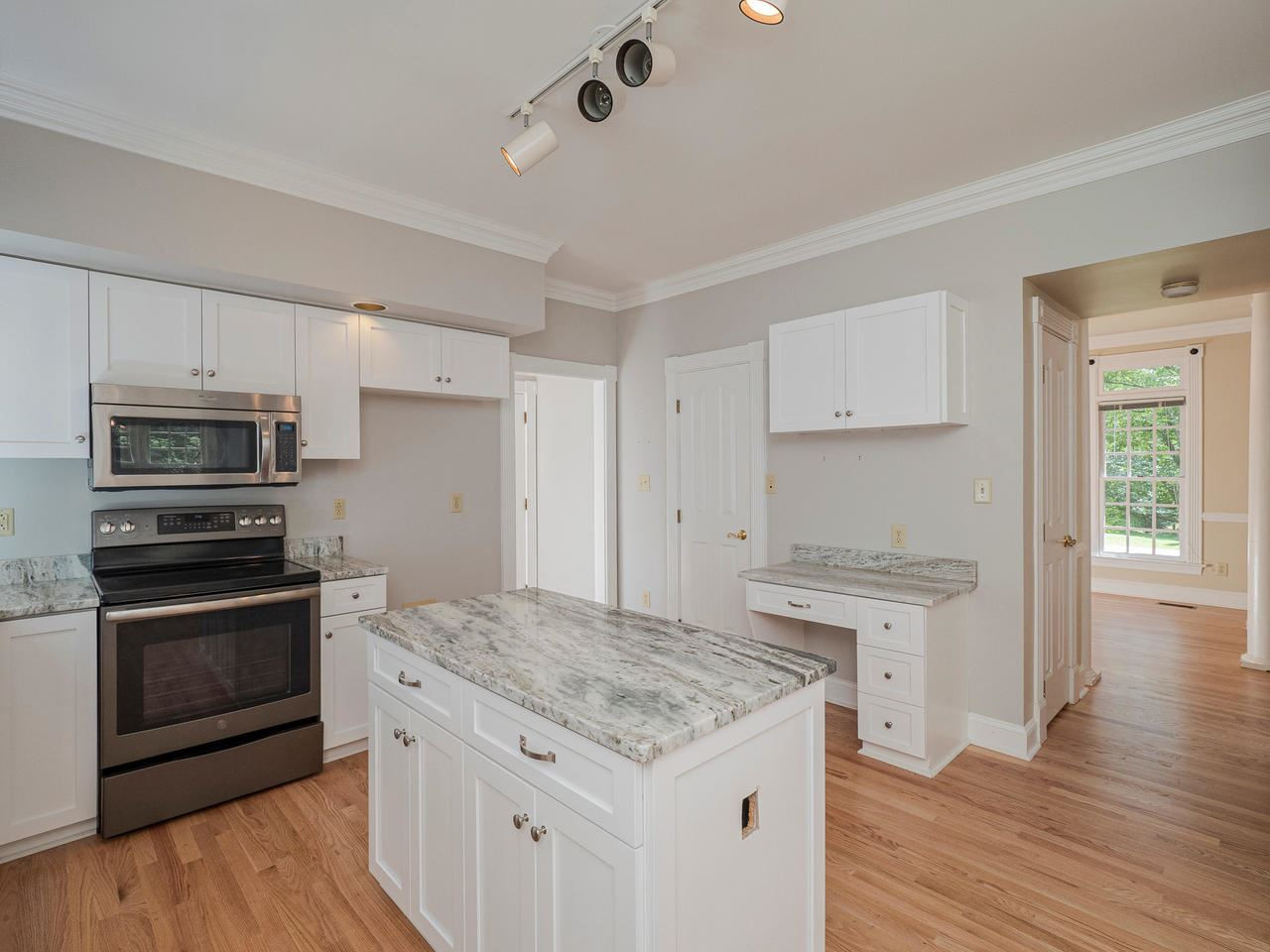 2800 Tobermory Lane Raleigh, NC 27606 - Photo 4 of 29 Photo 4