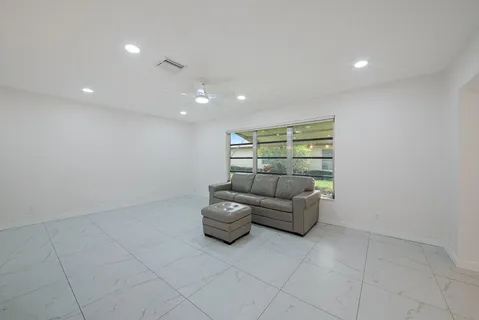 $250,000 | 5220 Nesting Way, Unit D, Delray Beach, FL 33484