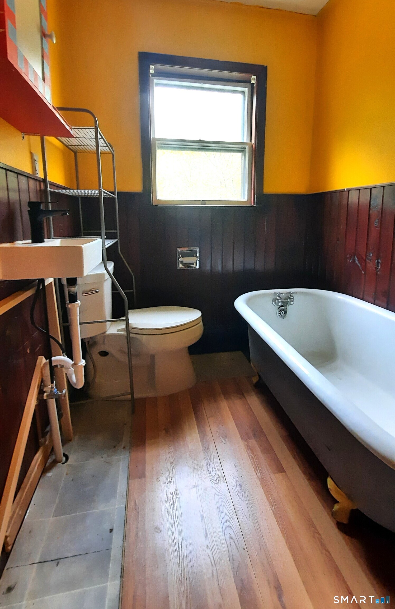 15 Milton Street Putnam, CT 06260 - Photo 19 of 20 2nd floor bathroom