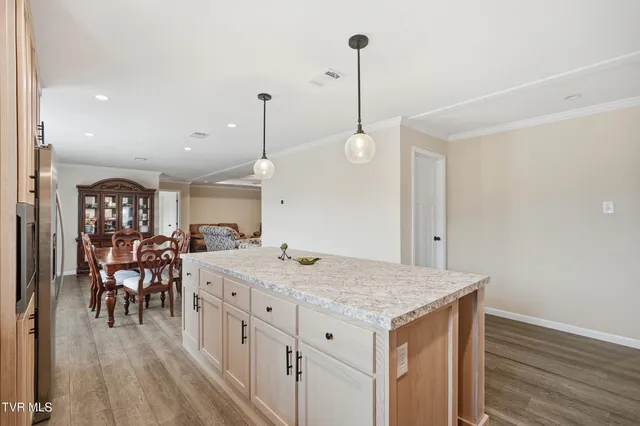 $309,000 | 3679 High Point Road, Castlewood, VA 24224