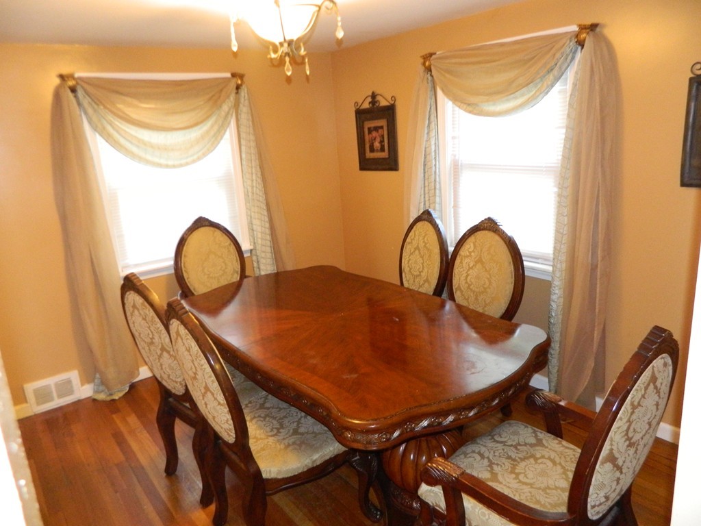 9 Halsey Road Boston, MA 02136 - Photo 4 of 12 Gallery Image 4