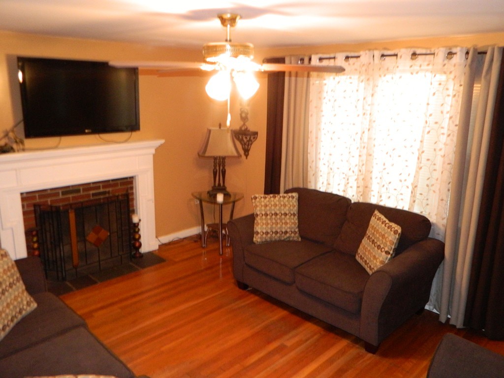 9 Halsey Road Boston, MA 02136 - Photo 5 of 12 Gallery Image 5